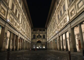 Siamo usciti per fare una passeggiata di notte a Firenze.