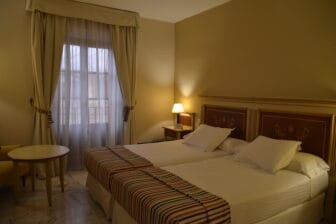 アンダルシア地方のカルモナにあるホテル、Alcazar de la Reinaの部屋