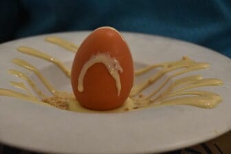 the egg-shaped dessert at Restaurante La Cueva, the restaurant in Carmona