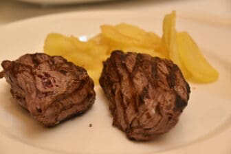 the veal steak of Casa Machin, a restaurant in Ecija