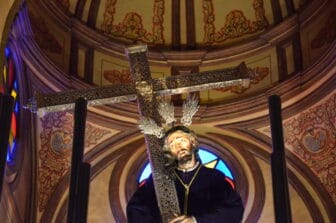 La statua nella chiesa di Santa Cruz a Ecija