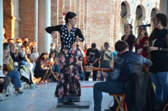 Flamenco in Piazza di Spagna a Siviglia, un bel bonus..
