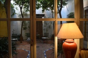 on the ground floor of Las Casas de el Arenal, a hotel in Seville