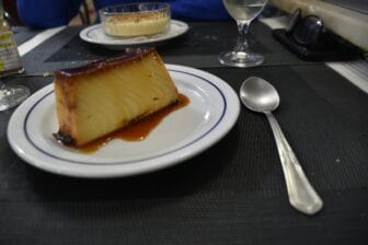 the cream caramel of Zebras do Combro, the restaurant in Lisbon