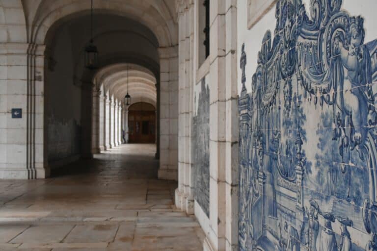 Poi, il Monastero di Sao Vicente de Fora