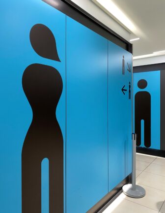 the signs of toilets at Lisbon airport