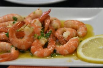 the prawn dish of the restaurant, Zebras do Combro in Lisbon