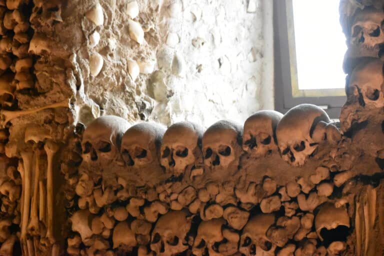 Interessante Cappella delle Ossa a Evora