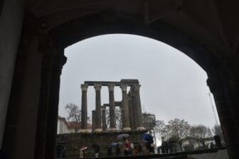 the Roman ruin in Evora