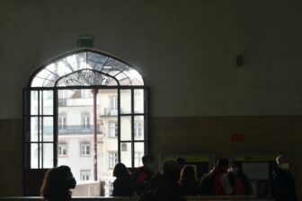 tourists queuing for the train tickets for Sintra