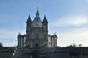 Taking a tour to visit Braga