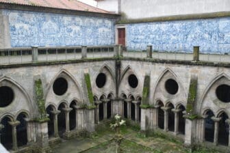 cloister of the cathedral in Oporto