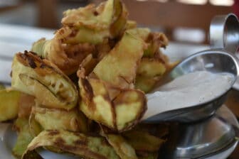 Zucchine fritte al ristorante a Plovdiv