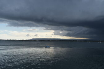 Il sole al tramonto dal Isola di Ortigia