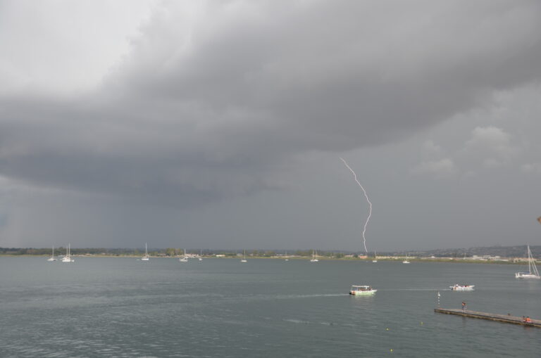 Sorpresi dalla pioggia sull’Isola dell’Ortigia a Siracusa