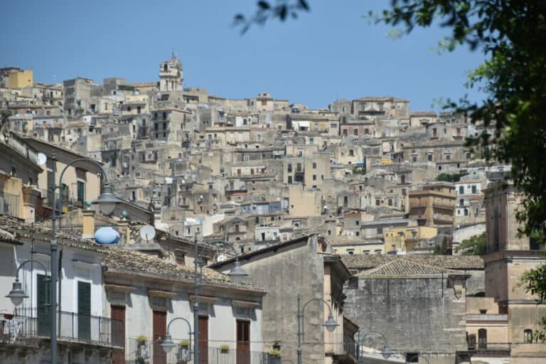 旅行中に旅行、まずモディカへ