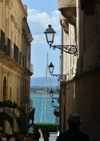 the way to Locanda del Collegio, the restaurant in Syracuse