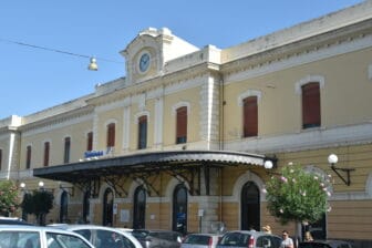 Syracuse railway station where we took a train to Modica