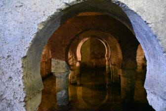Attractive cistern