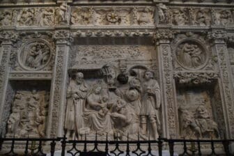 スペイン、アビラの大聖堂内にある彫刻