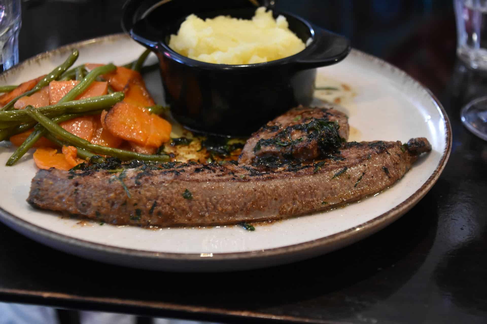 the calf's liver at Le Franklin, the bistro in Fontainebleau, France