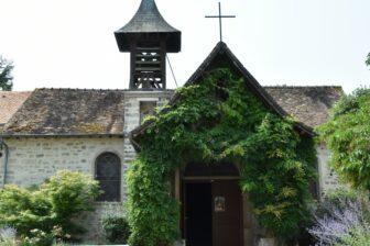 フランス、バルビゾンの教会、Eglise Notre Dame de la Perseveranceの外観