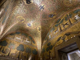 イタリア、シチリア島のパレルモにあるノルマン王宮内のルッジェーロ2世の寝室