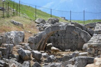 アルバニアのビリス遺跡に残るローマ時代のお風呂跡