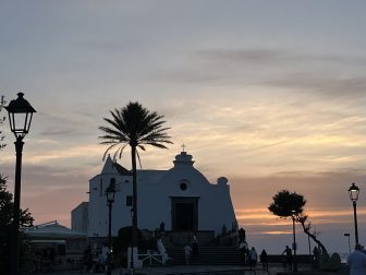 イタリアのイスキア島のフォリオの日暮れ