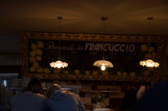 南イタリア、カプリ島のレストラン、Furancuccio の中