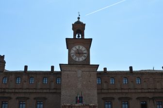 イタリアのエミリア・ロマーニャ州、カルピにあるパラッツォ・デイ・ピオの外観