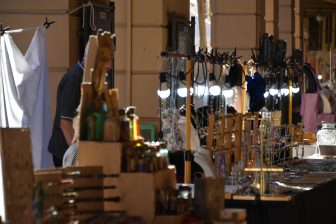 イタリアのエミリア・ロマーニャ州、コッレッジョのサン・クイリーノ祭りの出店