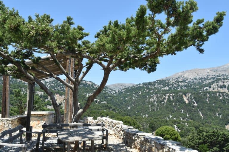 ギリシャのクレタ島東部の内陸の自然