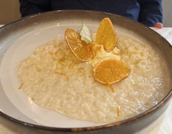 北イタリアのクルゾーネにあるレストラン、Commercio Mas-Ci'のリゾット