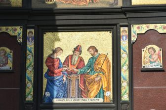 北イタリア、ロンバルディア州のピッツィゲットーネにある聖ピエトロ教会の外壁の絵の一つ