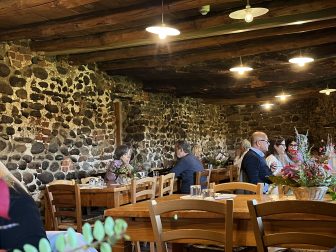 北イタリアのロンバルディア州にあるトルバ修道院跡のレストラン