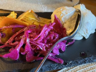 修道院でお食事