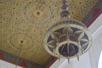 モロッコのメクネスにあるムーレイ・イスマイルの廟の天井