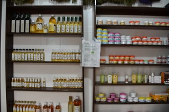 モロッコのエッサウィラのメディナにあるアルガンオイル店