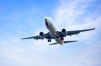 Viaggiare in aereo: Connettere mondi
