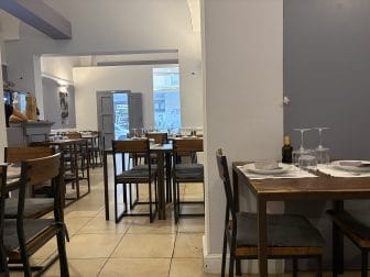 南イタリア、レッチェのレストラン、Gusti Proibiti の店内